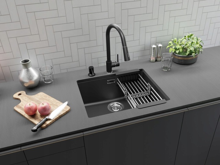 Zlewozmywak-podblatowy-poltorakomorowy-onyx-Franke-Sirius-Sid-110-50-ZESTAW-Material-wykonania-kwarc